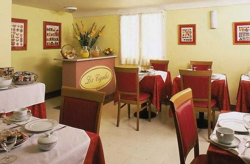 Hotel Les Cigales Niza