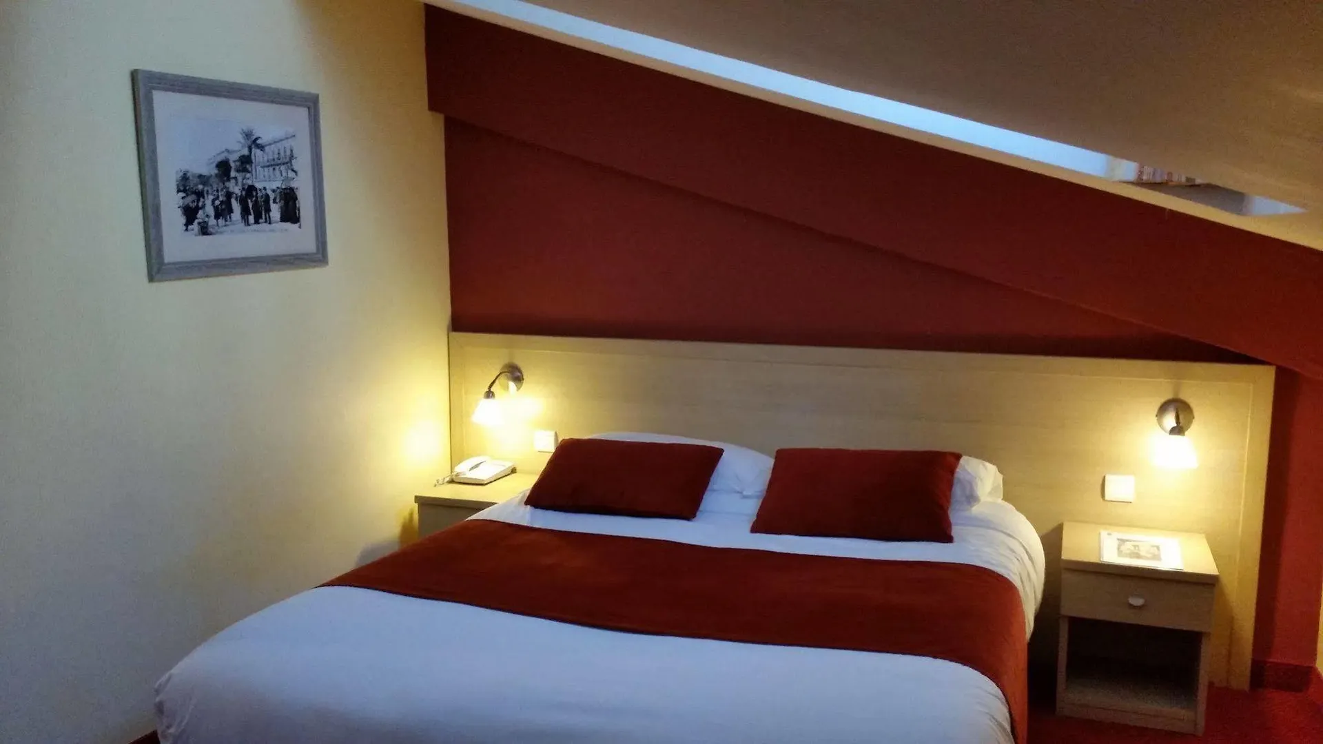 Hotel Les Cigales Niza 3*,  Francia