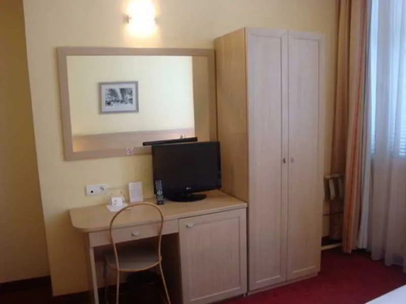 Hotel Les Cigales Nice 3*,  France